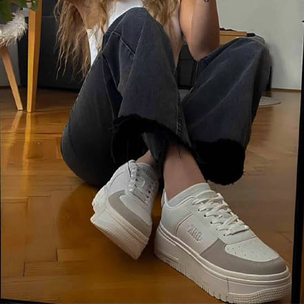 Neer Laura